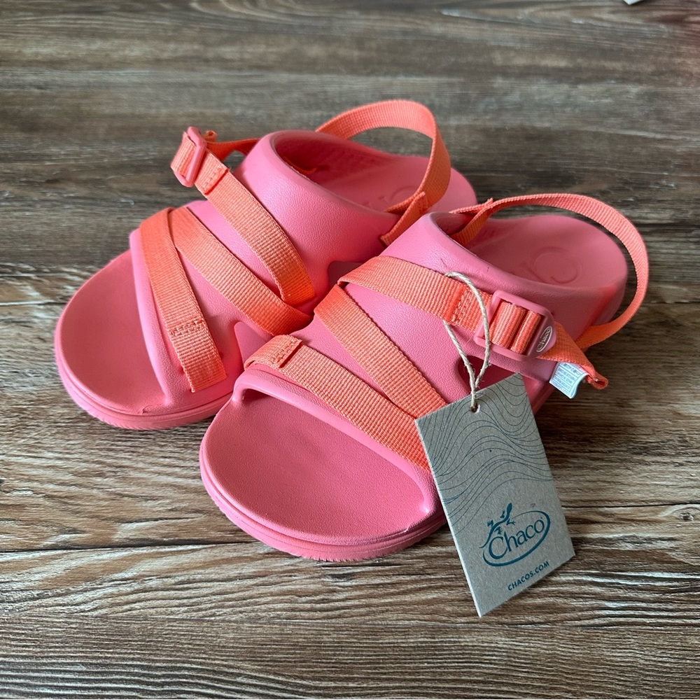 NWT! Chaco Kid’s Chillos Sport Rose Sandals! Size 4